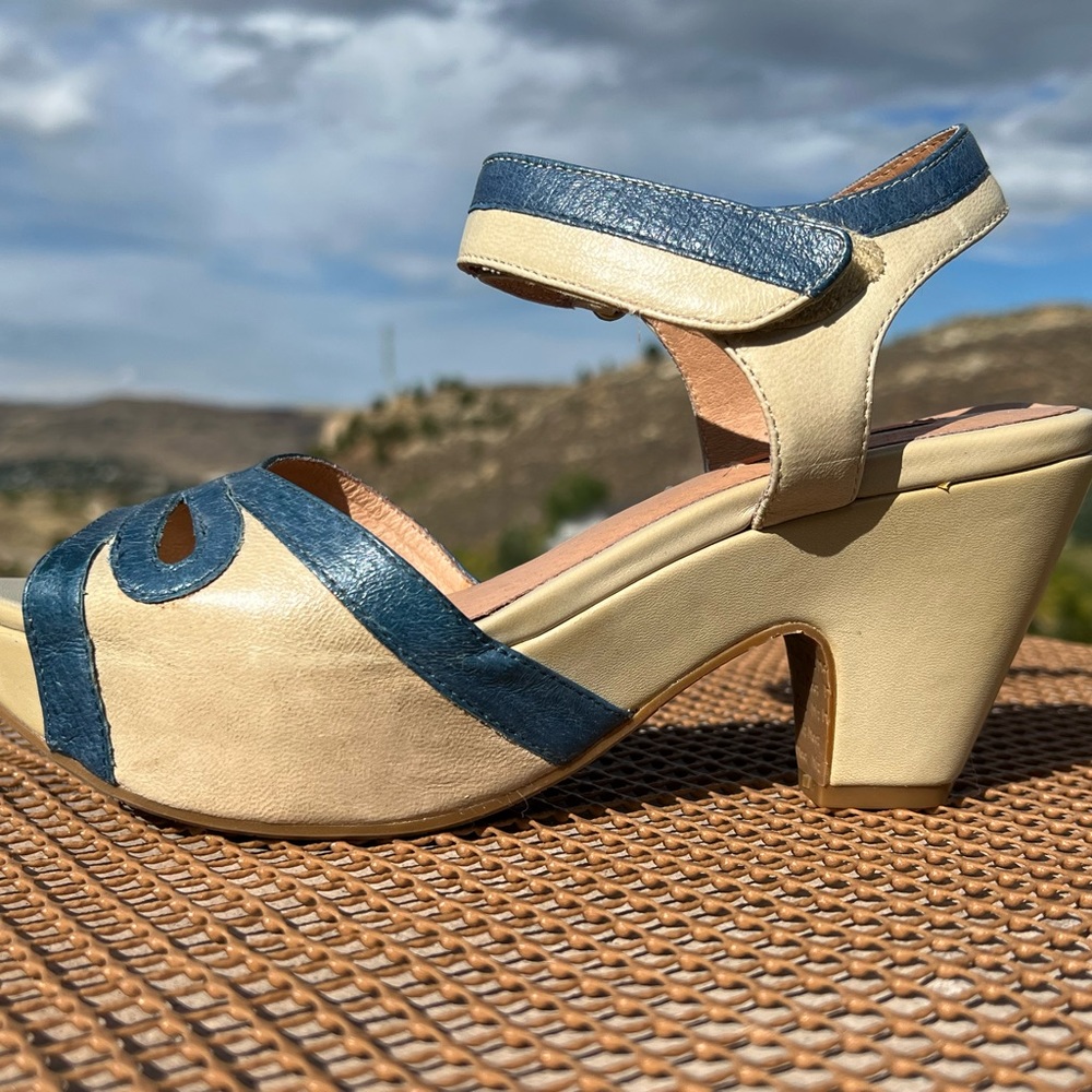 Miz Mooz Womens 7 Calypso Sandals Beige Blue Leather Platform Shoes Ankle Strap